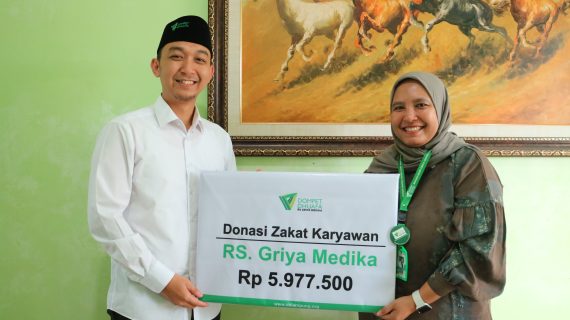 RS Griya Medika DD Salurkan Zakat Karyawan Ke Dompet Dhuafa Lampung