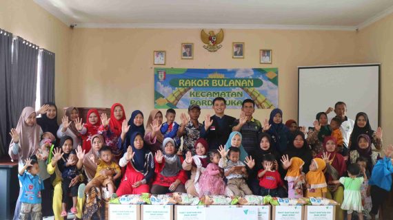 Intens Tangani Stunting, Dompet Dhuafa Lampung bersama Pemkab Pringsewu Salurkan Paket Gizi Anak Sehat di Pardasuka