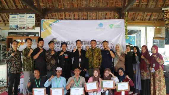 Dompet Dhuafa Lampung bersama MPZ Baitulmaal Berkah Madani Center (BMC) Gelar Wisuda Beasiswa Yatimpreneur