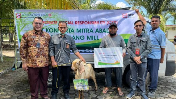 Hari Raya Kurban, PT Konverta Mitra Abadi Bersama Dompet Dhuafa Lampung Salurkan Hewan Kurban