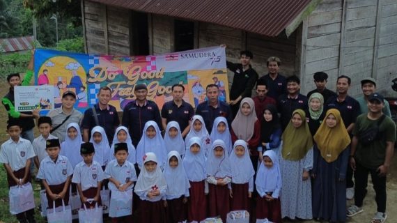 Peduli Kualitas Pendidikan, Samudera Indonesia – Dompet Dhuafa Lampung Salurkan Puluhan School Kit Untuk Pelajar di Pelosok Lampung