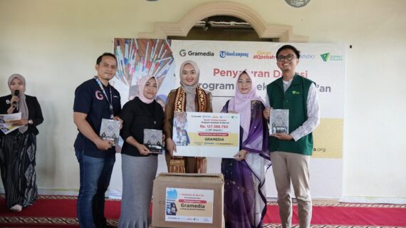 Kolaborasi Dompet Dhuafa Lampung-Gramedia, Santuni Yatim & Salurkan Qur’an